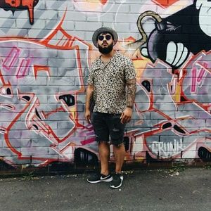 Meet your Posher, Adam